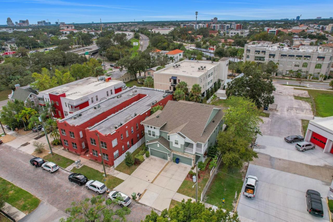 Newport Retreat Villa Tampa Exterior photo